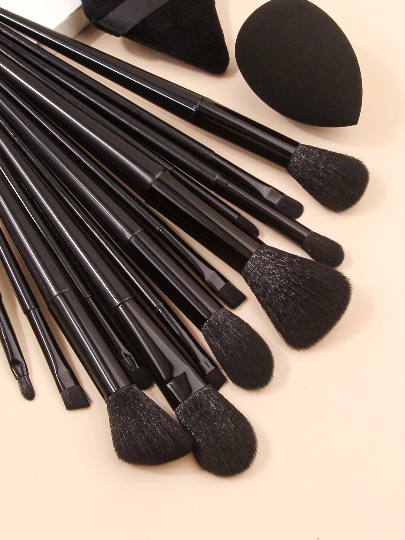 Deluxe Black Makeup Brush Set – Soft Powder Brush with Triangular Puff & Foundation Beauty Sponge for Flawless Application