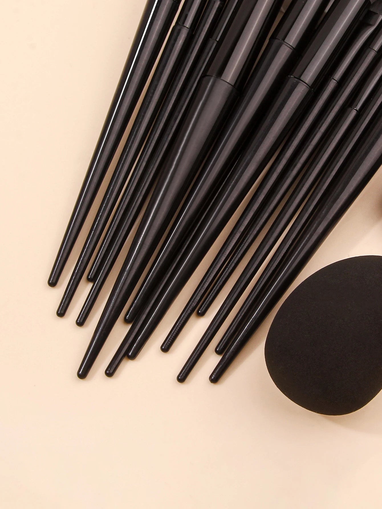 Deluxe Black Makeup Brush Set – Soft Powder Brush with Triangular Puff & Foundation Beauty Sponge for Flawless Application